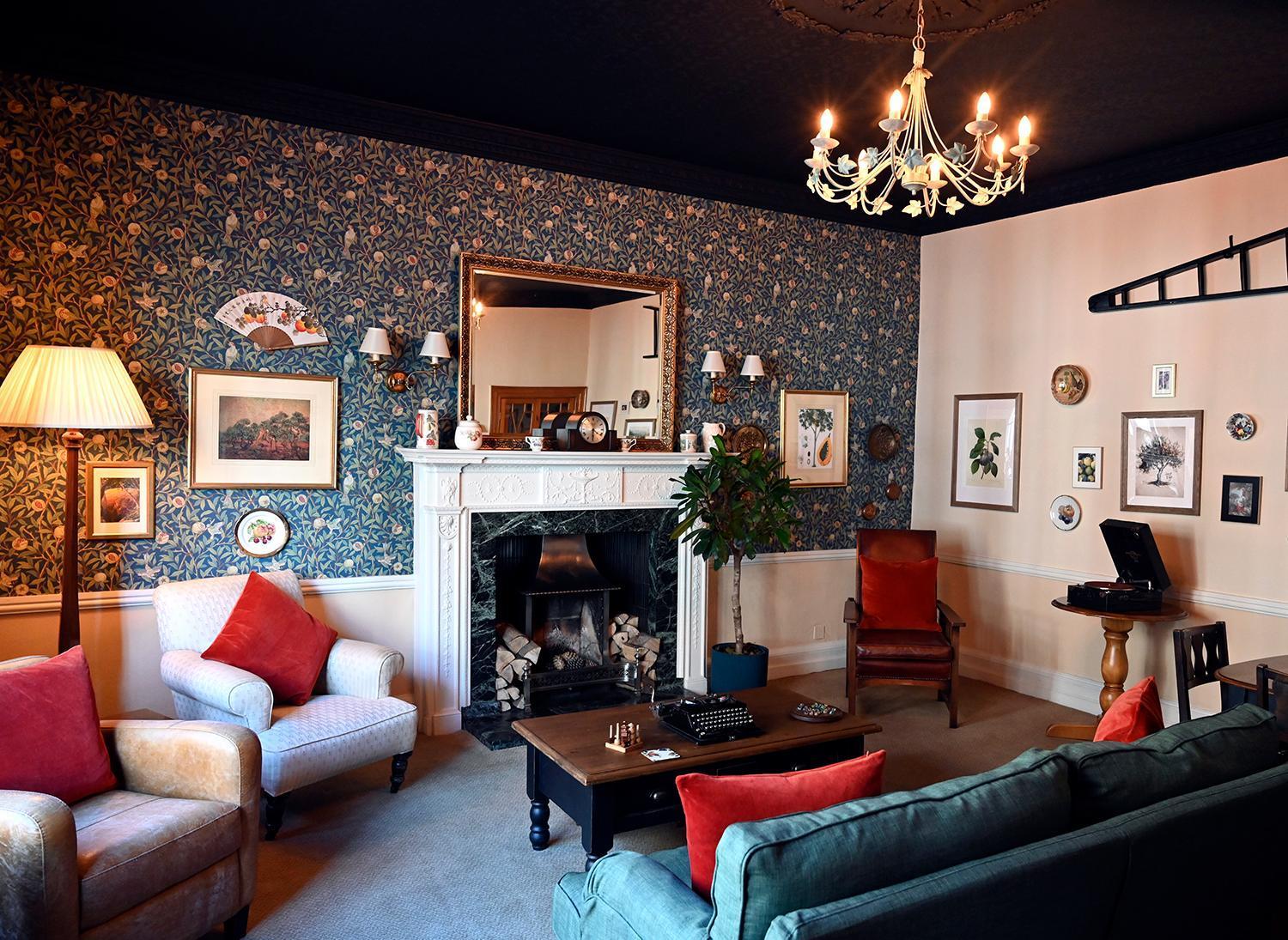 Orchard Club Hotel 4*