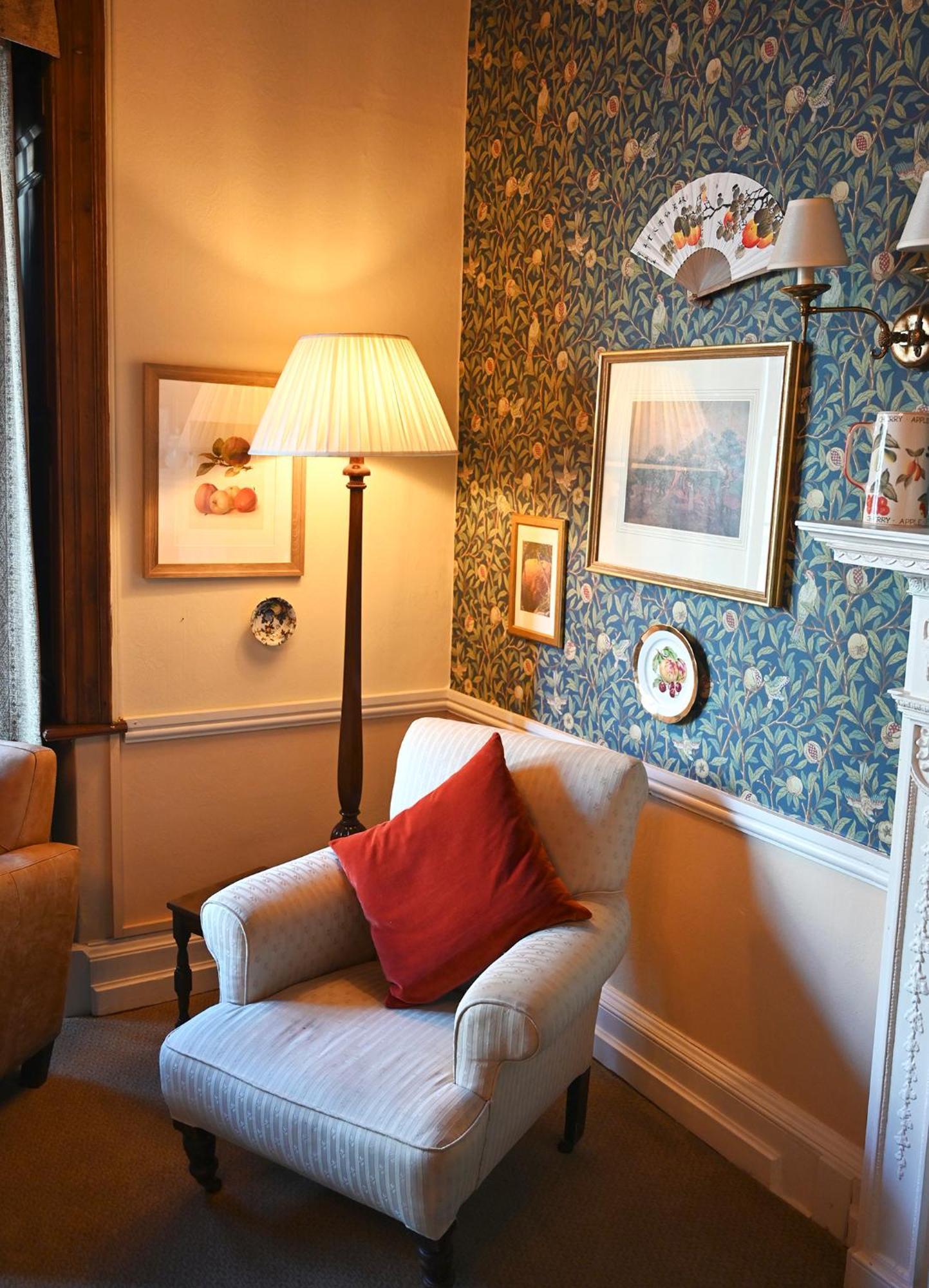 Orchard Club Hotel