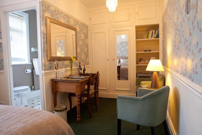 Hotel Orchard Club